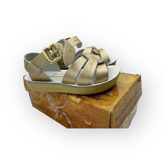 NWT Salt Water Sandals Kids Sun San Water Resistant Swimmer Flats Gold Size 5 - Picture 2 of 9